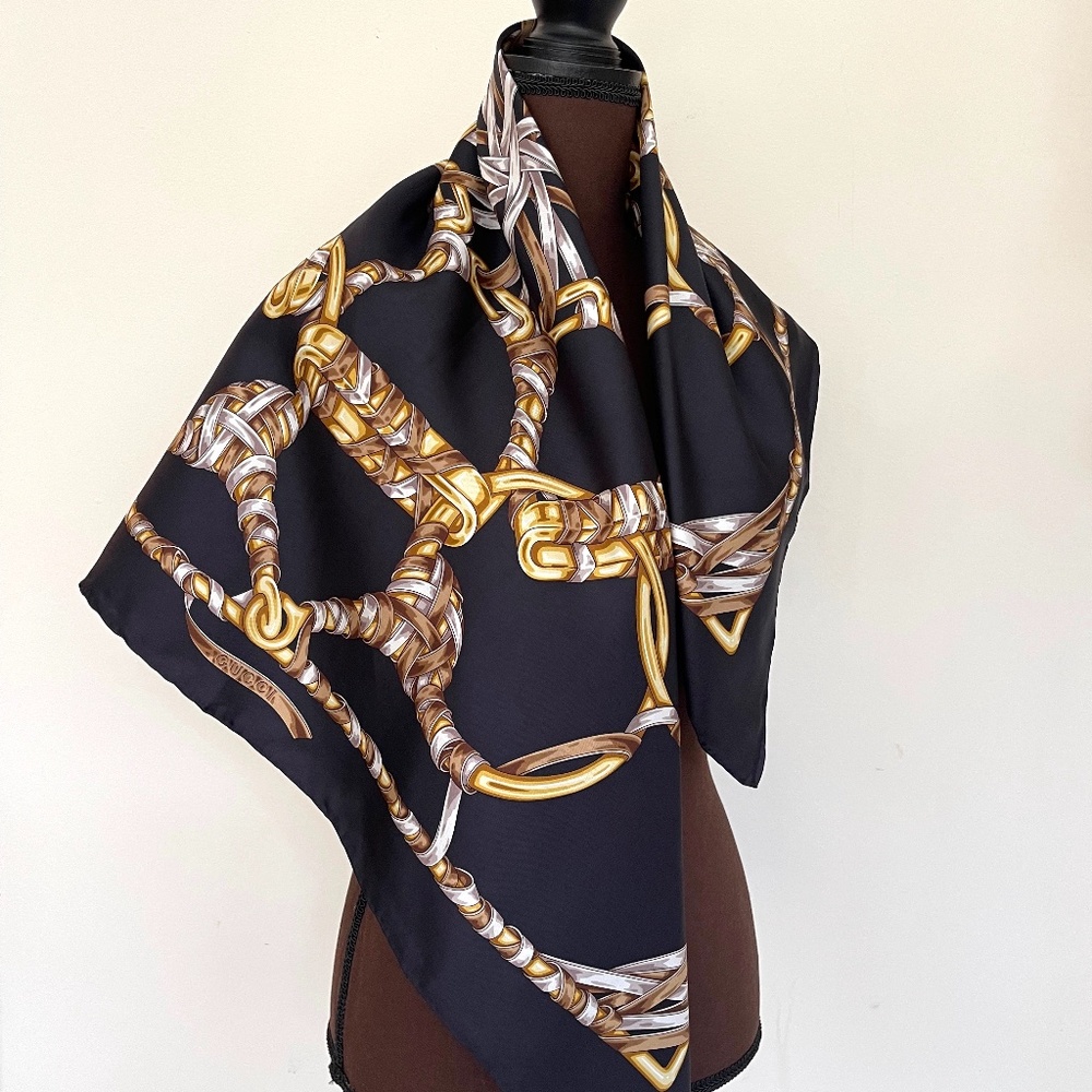New Gucci Scarf Iconic Print Black Silk Wrap with Gucci Gift Box - Picture 6 of 16